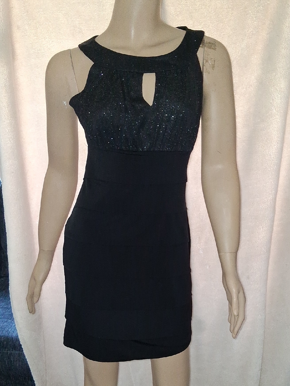 Enfocus Studio Black Sleeveless Glitter Keyhole Mini Dress